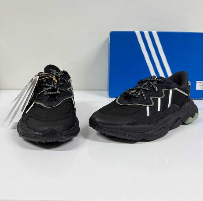 Adidas  OZWEEGO  Black