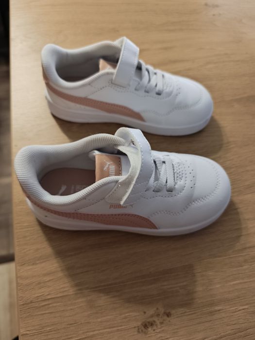 Маратонки Puma за момиче 26 номер.