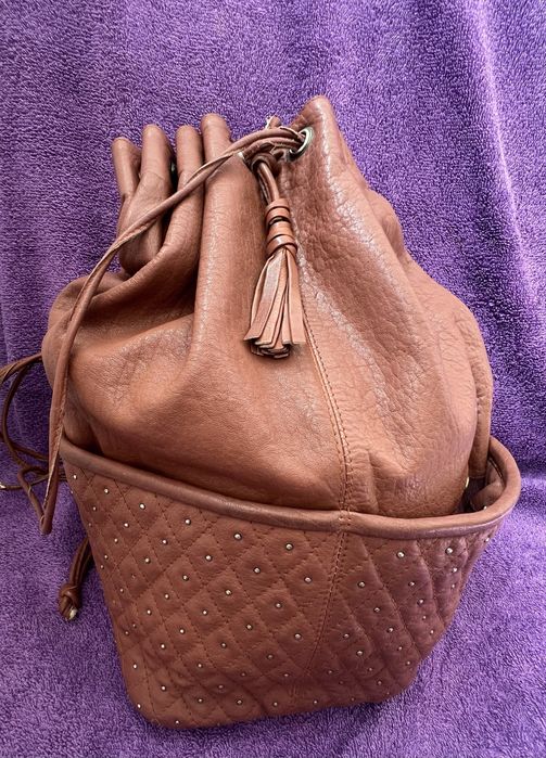 Geanta mica din piele de culoare maro de la Kane M