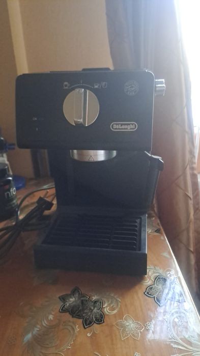Кофеварка Delonghi