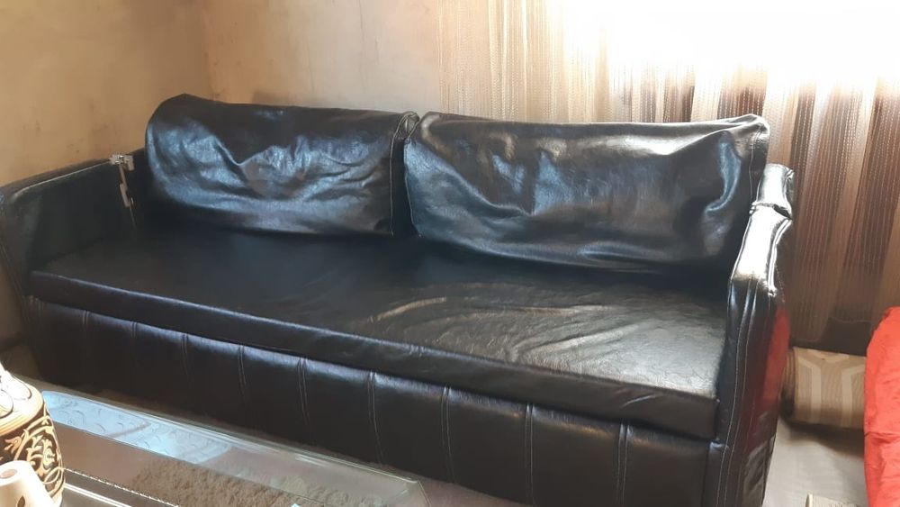 Диван коженый раскладной