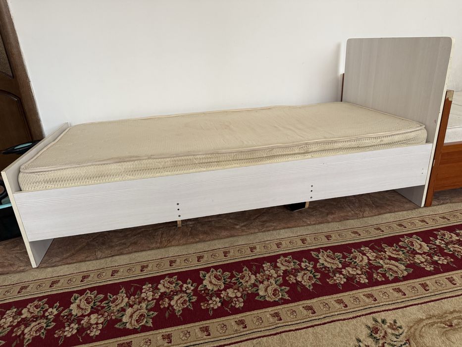 Кровати б/у, 10 000тг за одну