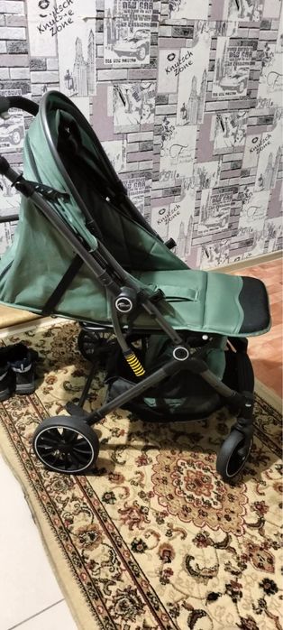 Коляска прогулочная с перекидной ручкой