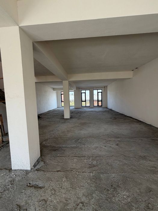 Мирзоулугбек район 3,2 сотки новый дом с бассейном