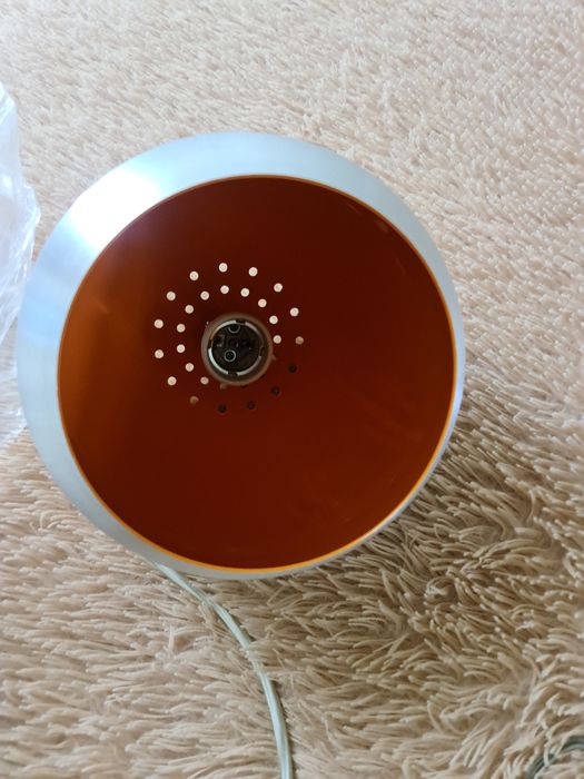 Продам потолочные светильники