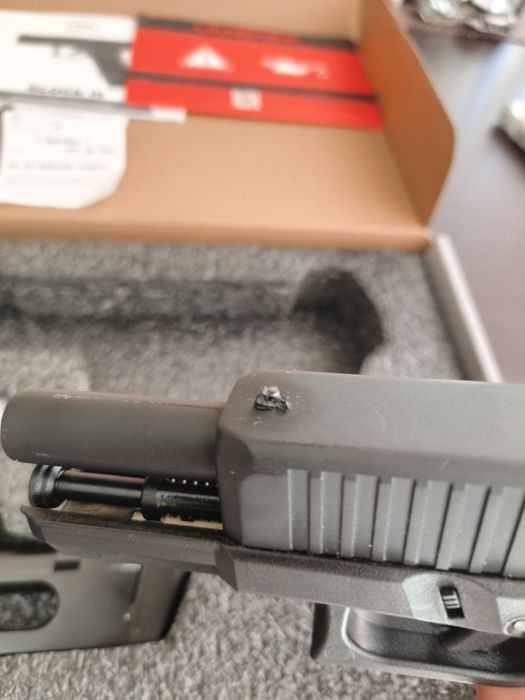 Продавам airsoft Glock 19 MOS