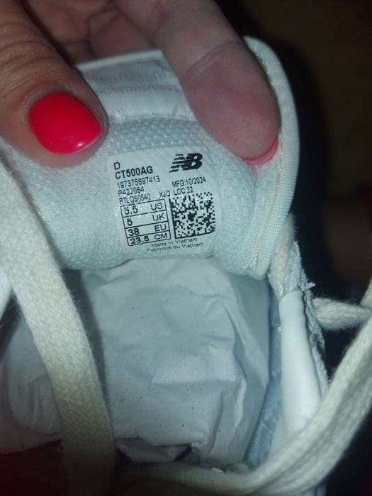 New Balance nr38 23.5cm piele întoarsă