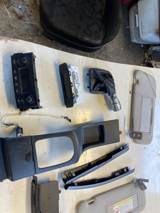 Интериор, климатроник , табло, волан и жабка за Пежо 207  2005- 2010