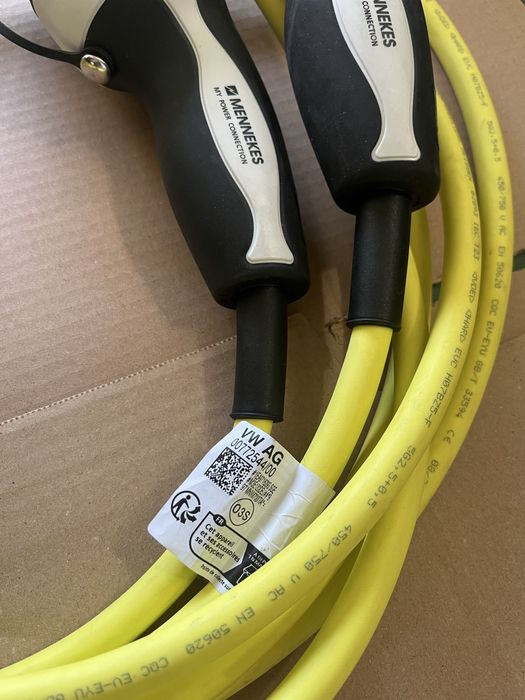 Кабел за зареждане Тип 2 BMW, Mercedes, VAG, Huyndai, Volvo и др.