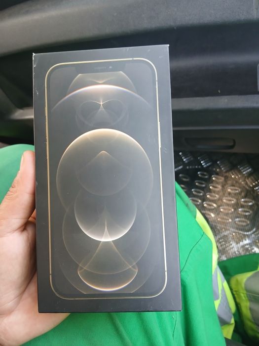 Vand cutie iphon 12 pro max gold
