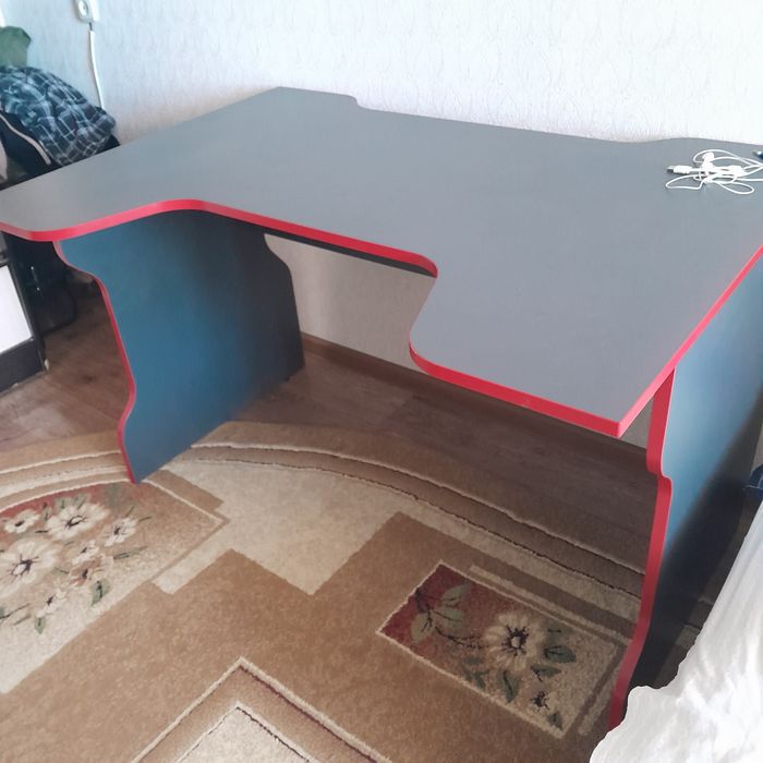 Компьютерный стол  -30.000тг