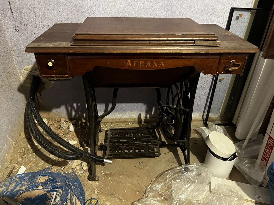 Masina de cusut Afrana