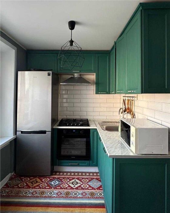 2х комнатная с ремонтом на Евразии