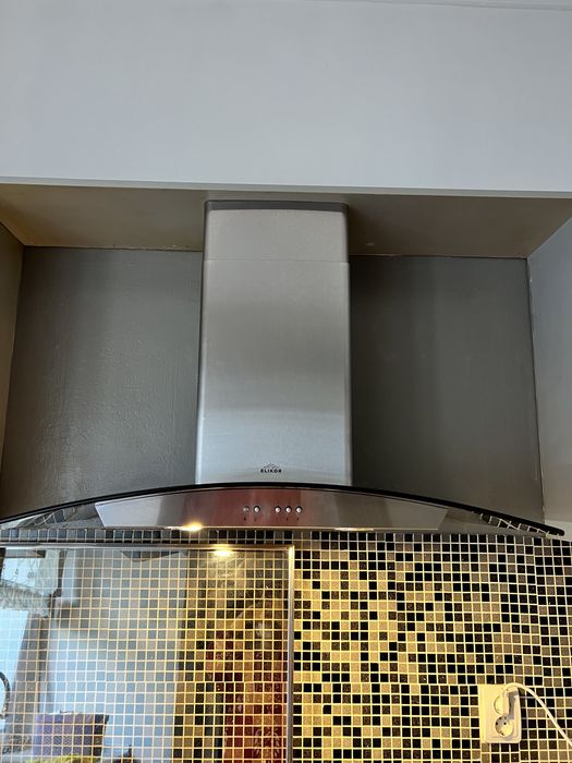 Газовая плита марки Ariston.