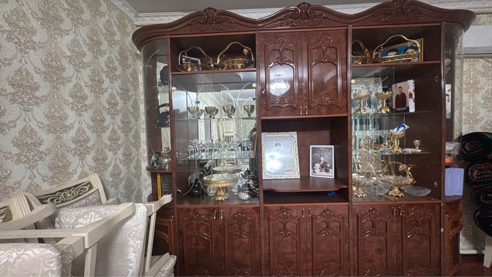 Стенка для дома продамм срочно