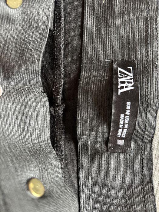 Pantaloni Zara negri cu talie înaltă și nasturi aurii, mărimea M