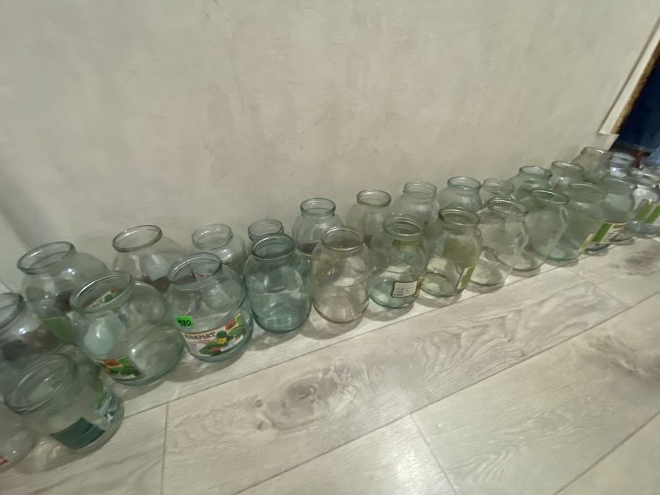 Продам банки 2 л