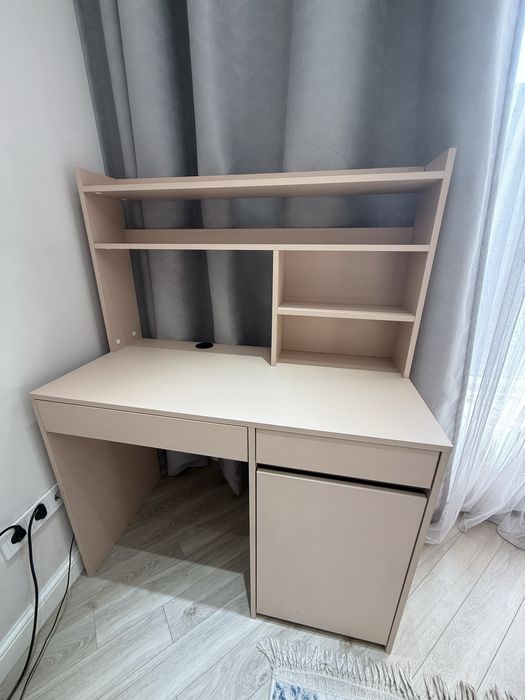 Стол с полками для школьника