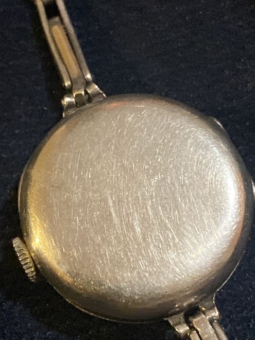 Сребърен дамски часовник