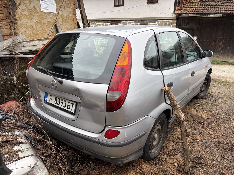 Nissan Almera Tino