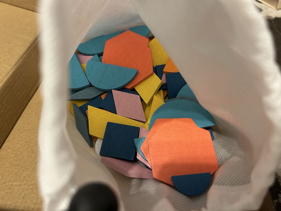Puzzle de lemn Tangram si Pixel