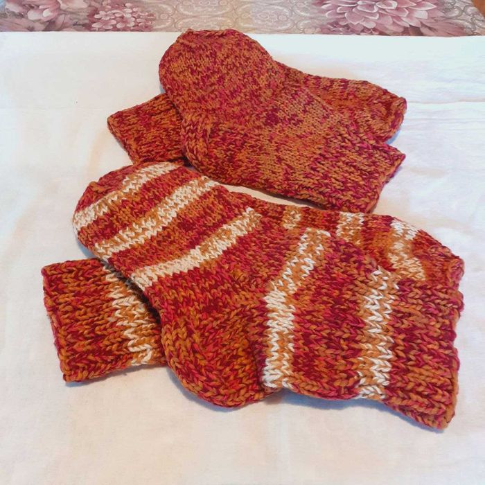 Вязаные  носки  .