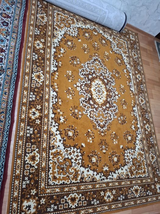 Gilam holati ajoyub 300.000  top toza