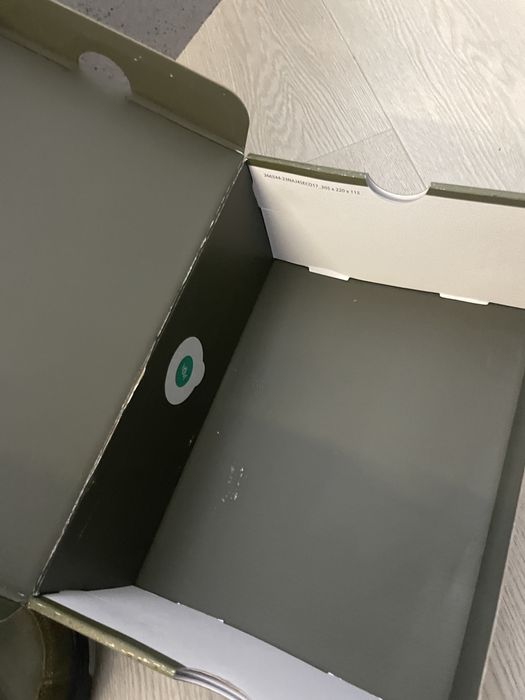 Vand jordan 4 gs ,,Medium Olive”