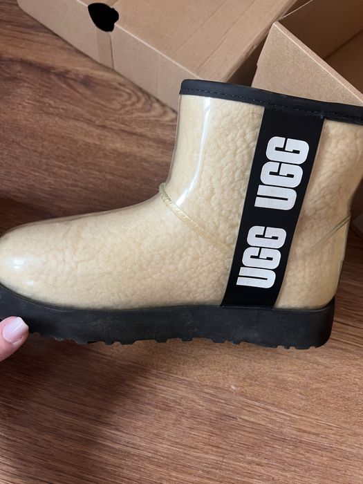 Ghete tip Ugg culoare crem