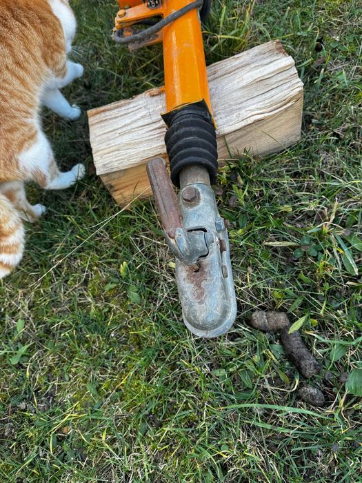 Vând cisterna de motorina pe roti