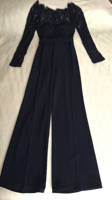 Salopetă Elegantă – Dantelă Prețioasă & Pantaloni evazați