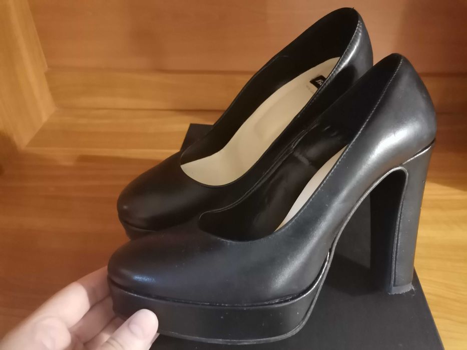 Pantofi de piele Bata