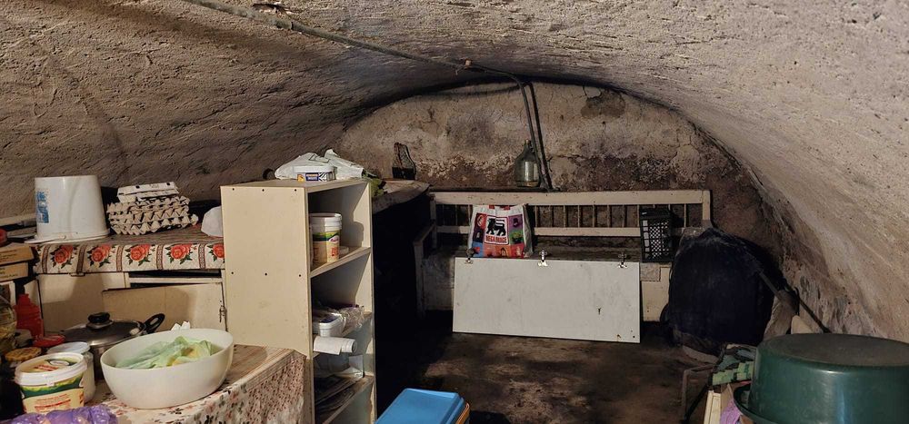 Casă cu livadă și râu – Almașu Mare