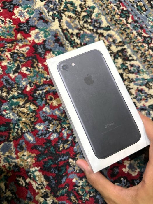 iPhone se2016 64 gb iPhone 7 32gb