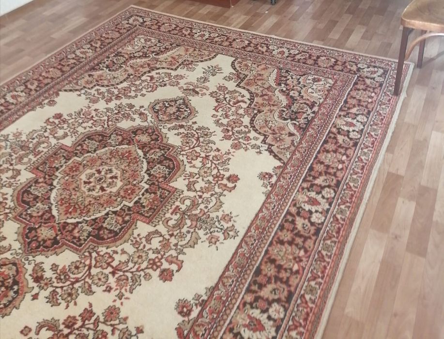 Продам ковер в отличном состоянии