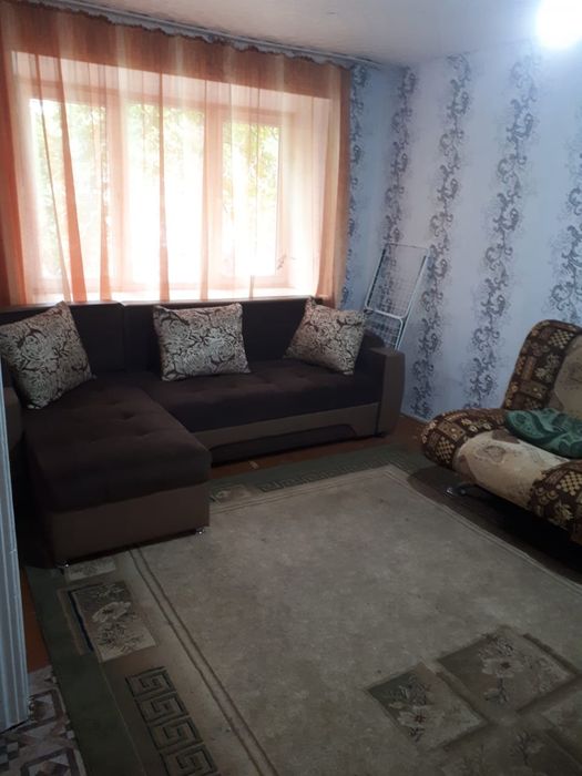 Продам полуторку срочно район площади