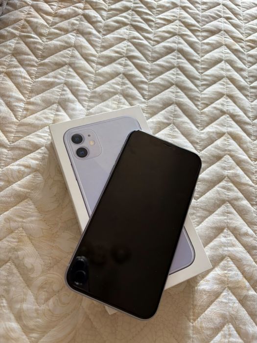 Продам IPhone 11