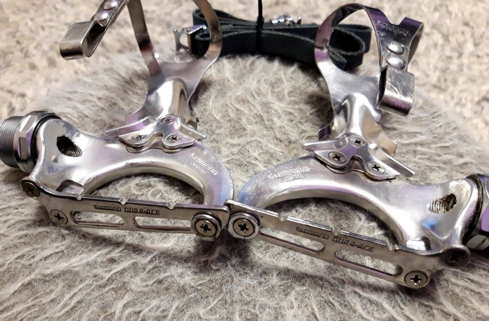 Pedale Shimano Dura Ace 7200 si Butuc pedalier Dura Ace 7400