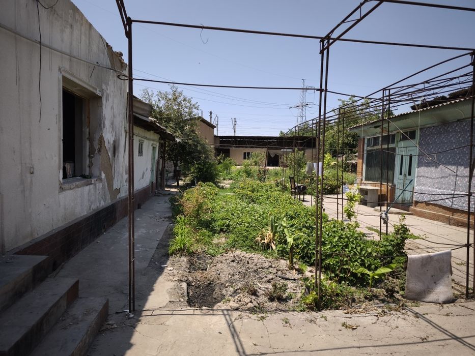 Yer narxida sotiladi umumiy maydoni 10 sotix