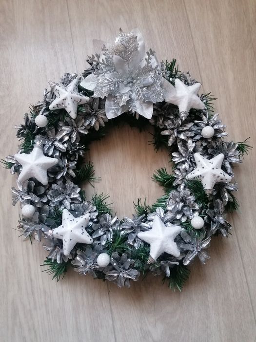 Продам новогоднин веночки