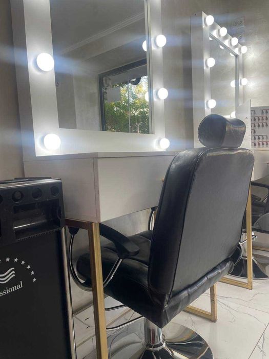 Salon uchun oyna Kreslo