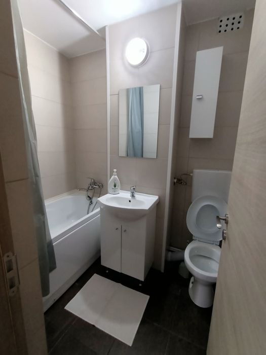 Garsonieră de închiriat, zona Piața Moldovei