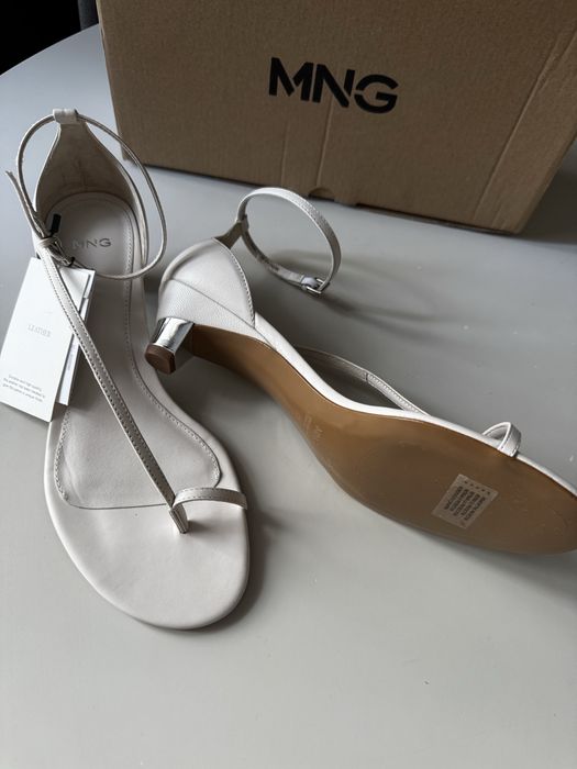 Сандали kitten heel