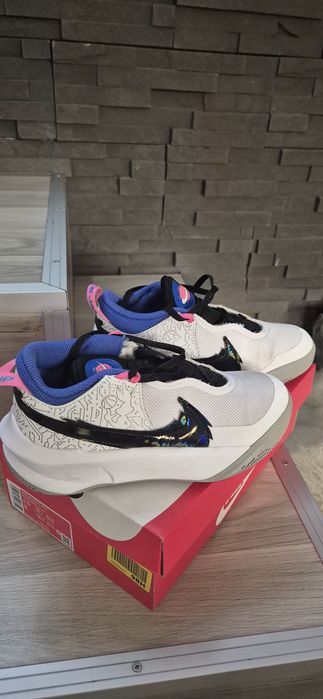 Adidasi Nike copii