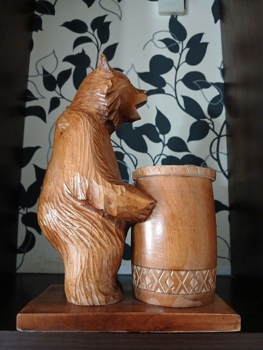 Статуэтка "Медведь с мёдом"