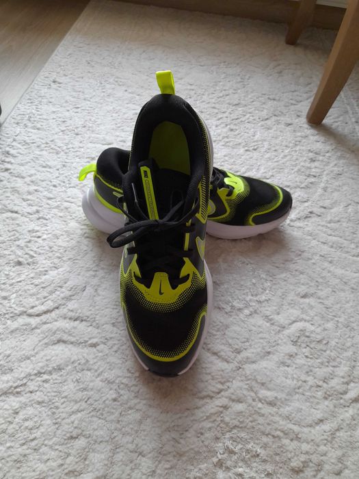 NIKE Обувки COSMIC runner GS