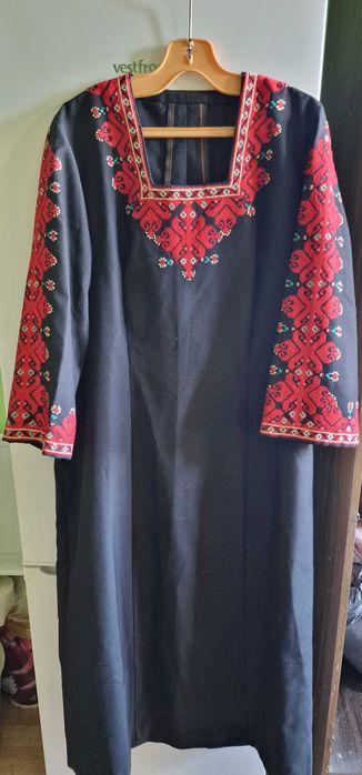 Дамски народни носии.