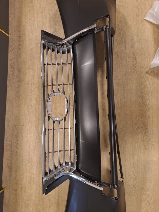 Бампер с решёткой Lexus RX NX ES