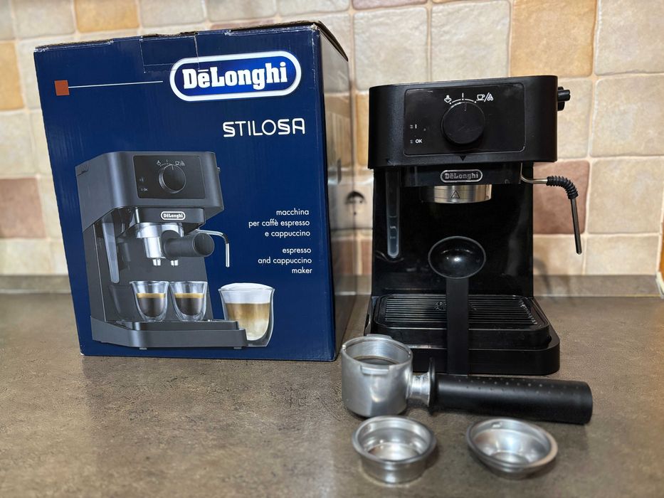 Кофеварка DeLonghi EC230.BK