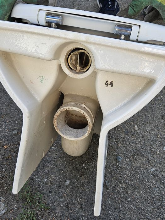 Продам унитаз с инсталляцией